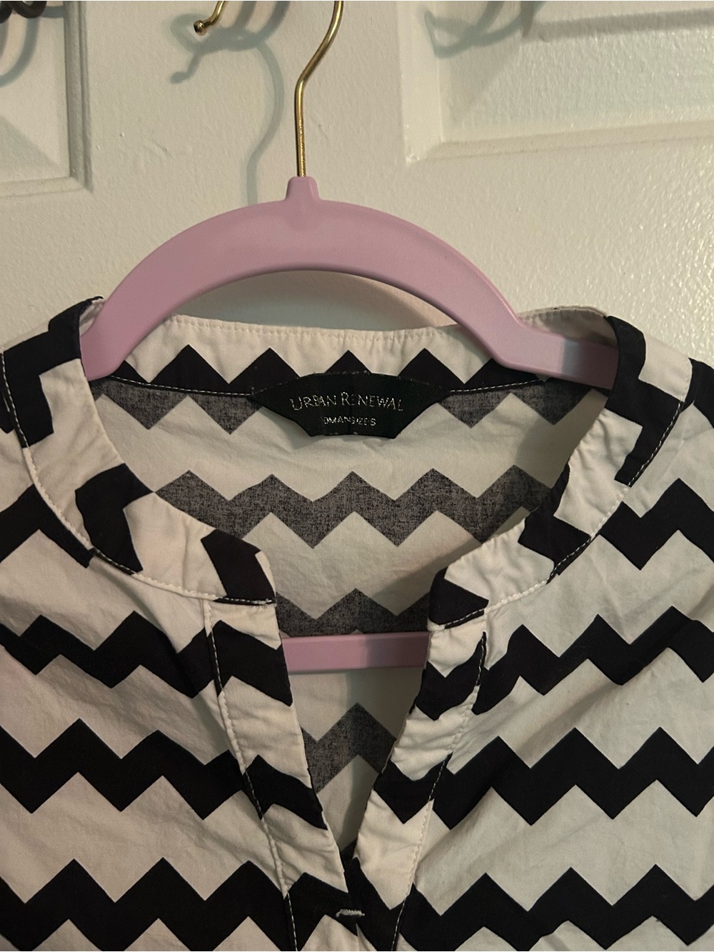 Urban Renewal Black & White Chevron Shift Dress - Picture 2 of 5